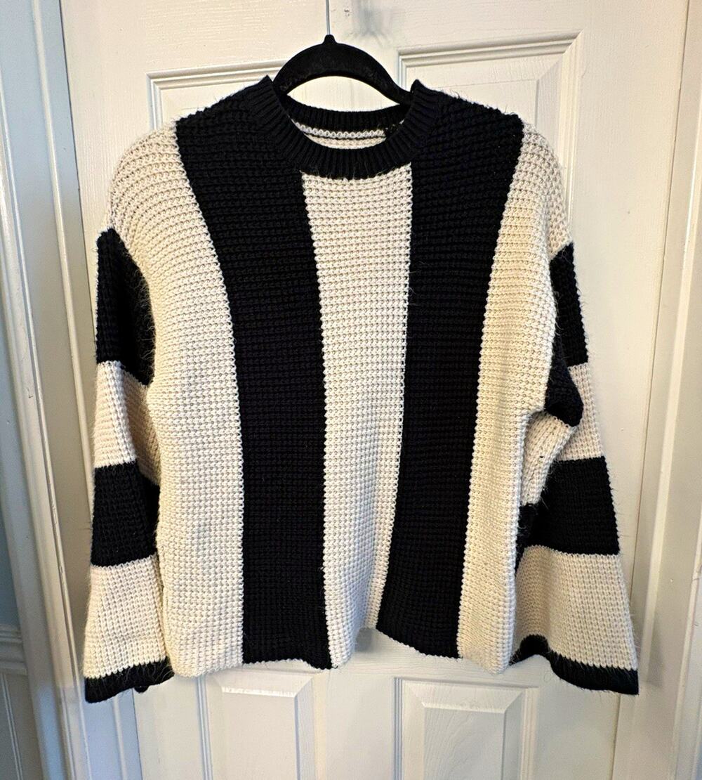 Black White Striped Knit Wide Bottom Sleeve Sweater Ribbed Trim M